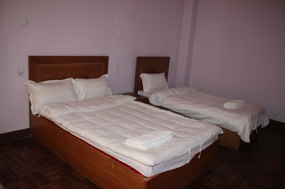 Famous House Kathmandu Hostel Eksteriør bilde