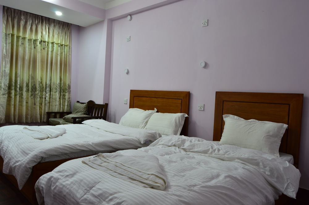 Famous House Kathmandu Hostel Eksteriør bilde