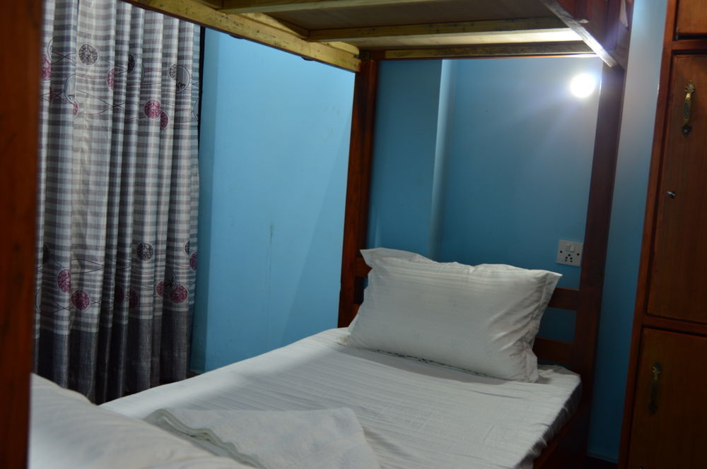 Famous House Kathmandu Hostel Eksteriør bilde