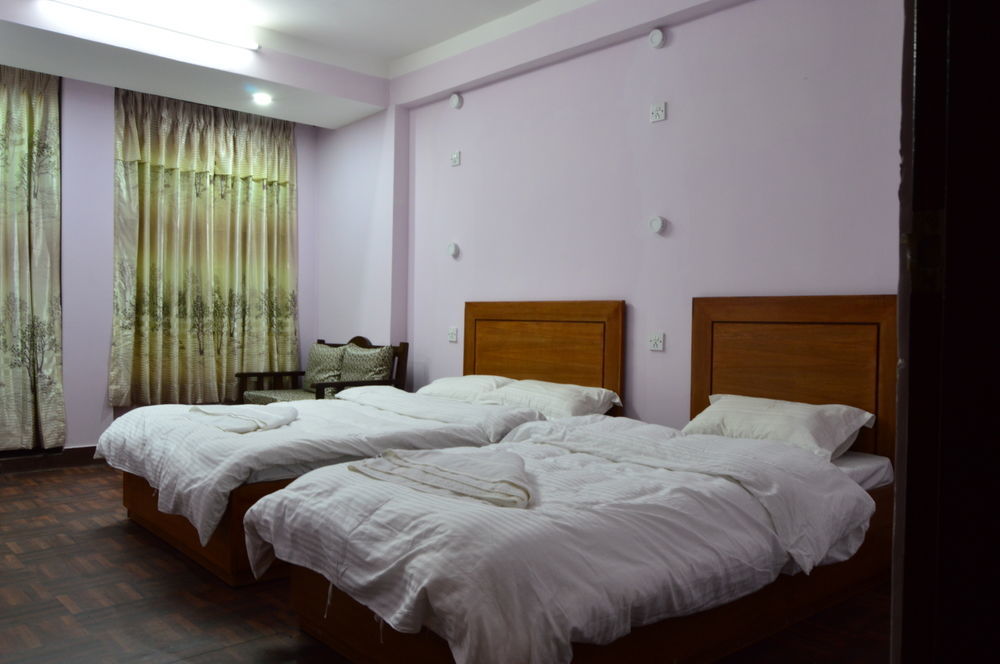 Famous House Kathmandu Hostel Eksteriør bilde