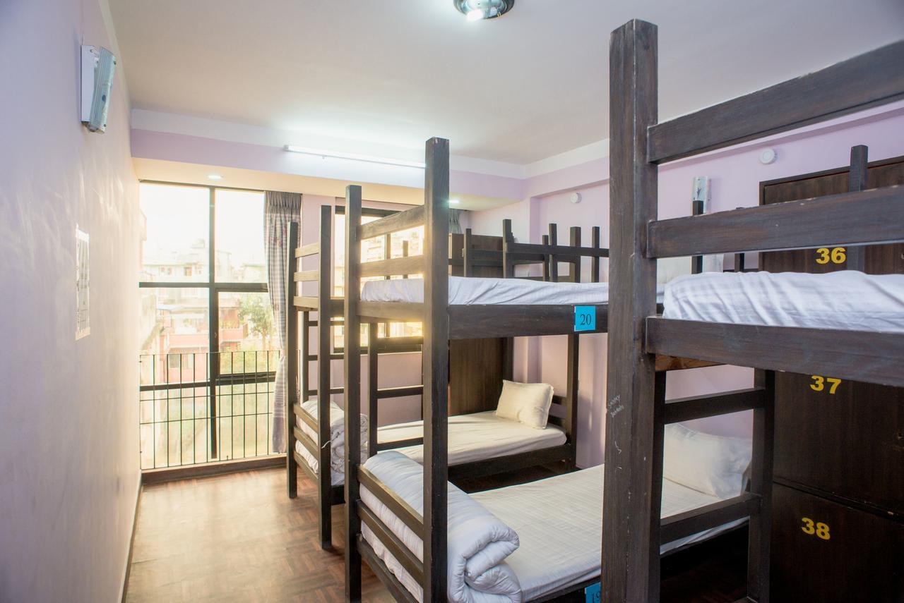 Famous House Kathmandu Hostel Eksteriør bilde