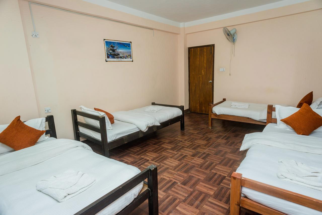 Famous House Kathmandu Hostel Eksteriør bilde