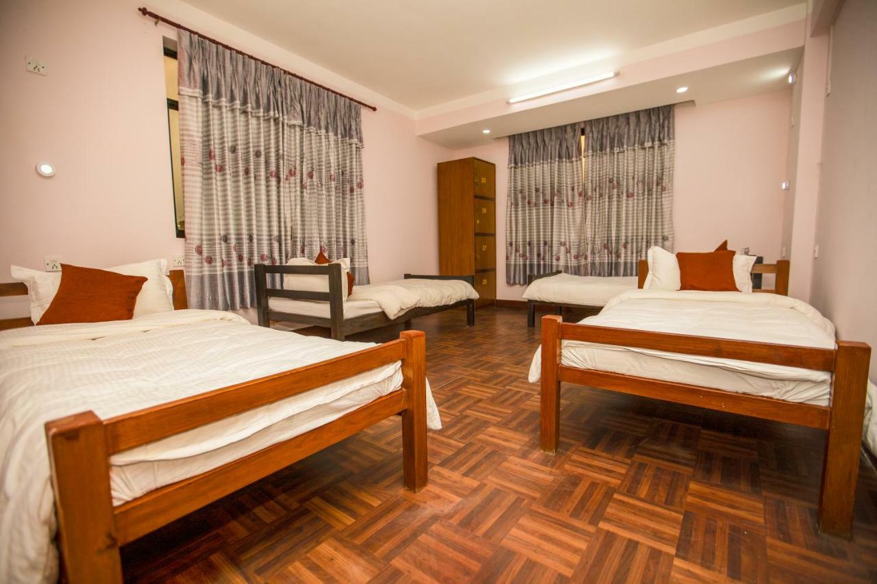 Famous House Kathmandu Hostel Eksteriør bilde