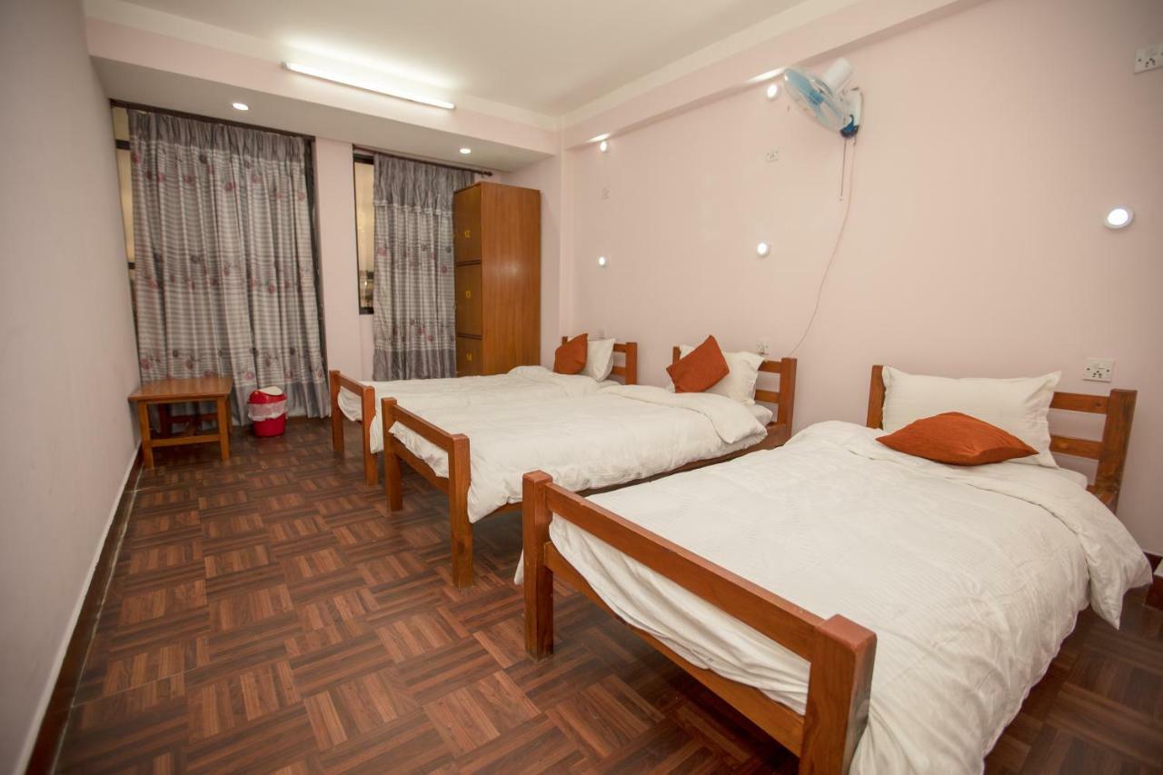 Famous House Kathmandu Hostel Eksteriør bilde