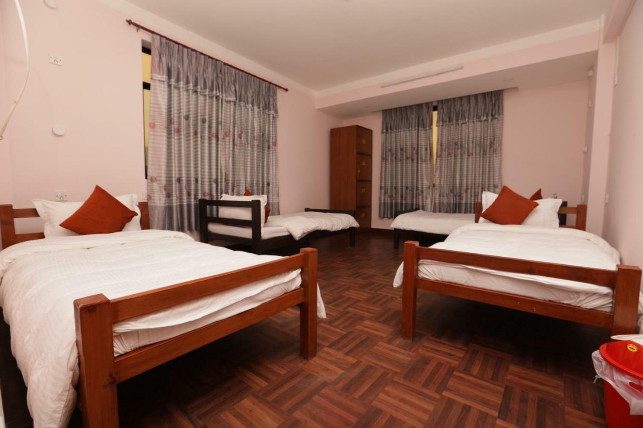 Famous House Kathmandu Hostel Eksteriør bilde