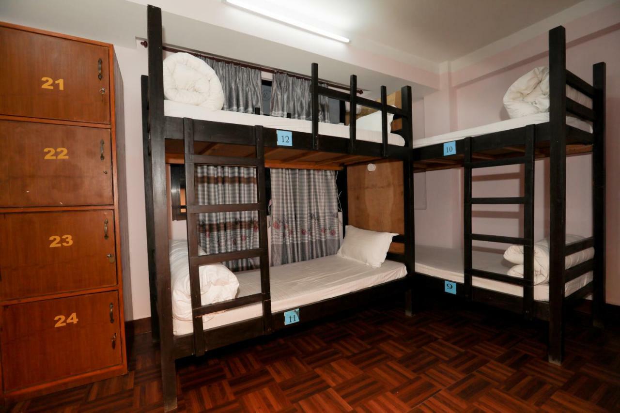 Famous House Kathmandu Hostel Vandrerhjemsenger bilde