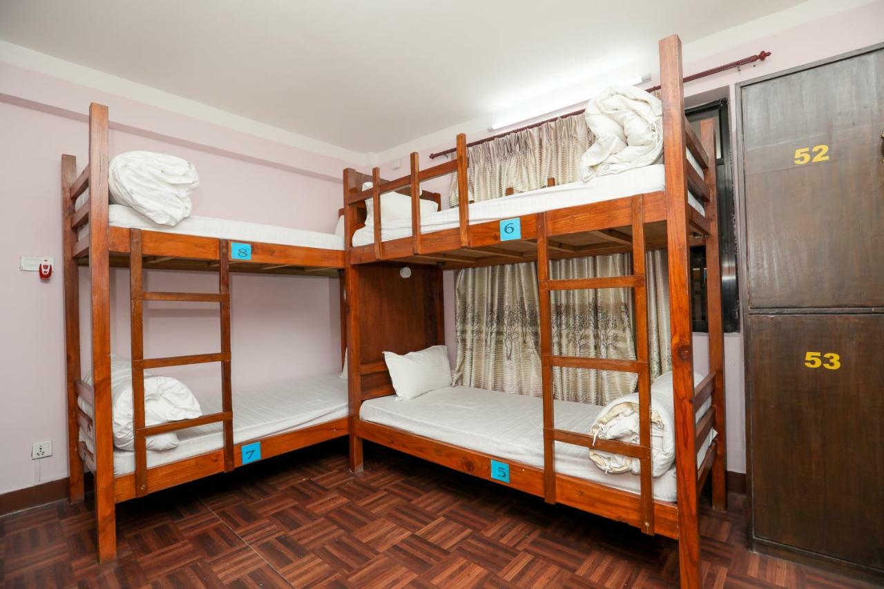 Famous House Kathmandu Hostel Vandrerhjemsenger bilde
