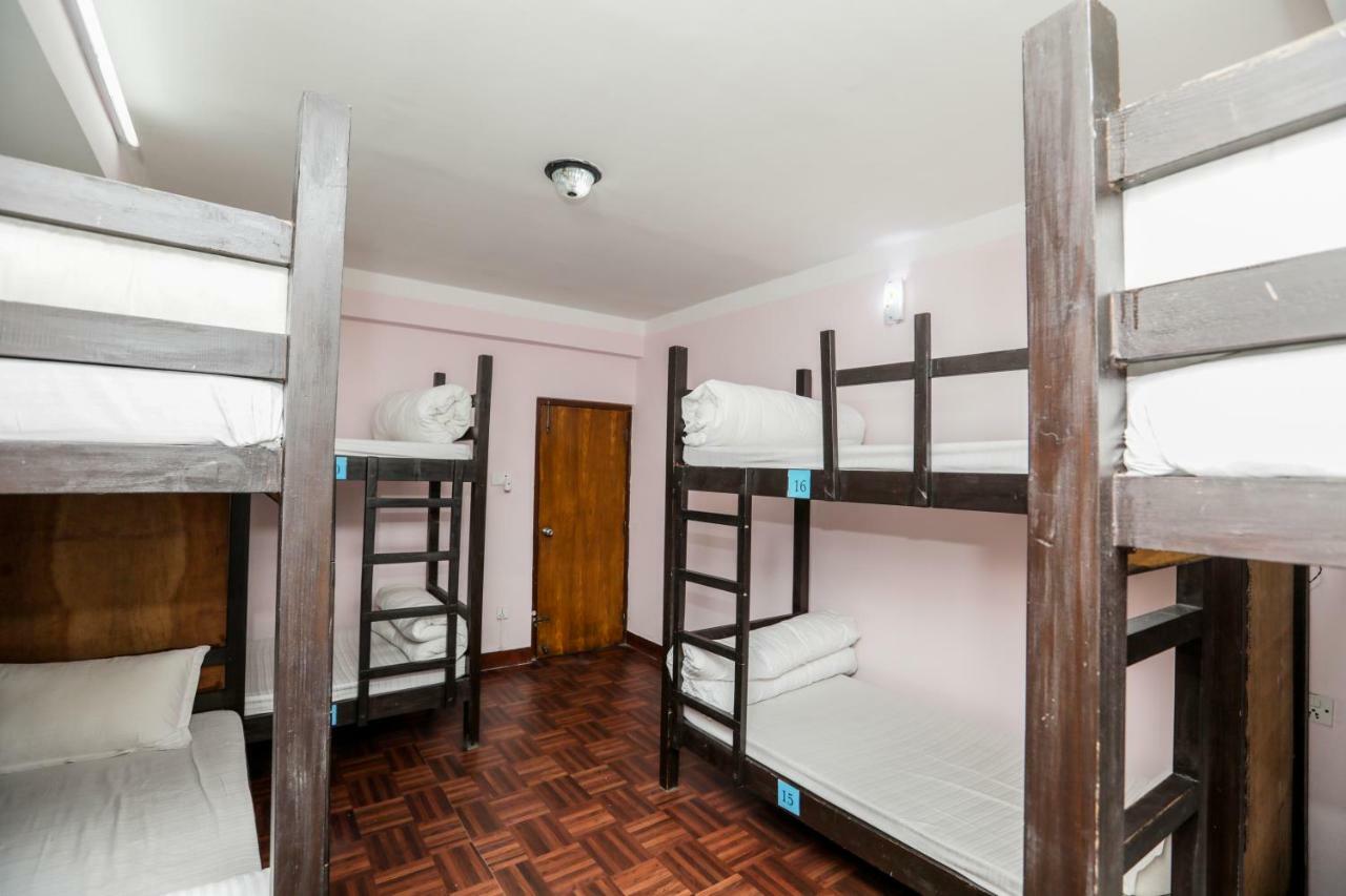 Famous House Kathmandu Hostel Eksteriør bilde