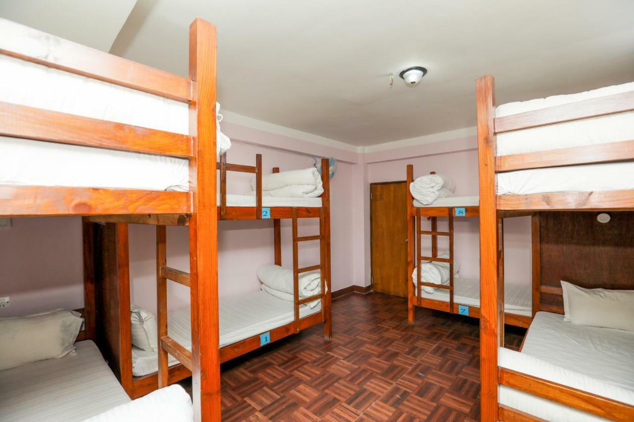 Famous House Kathmandu Hostel Eksteriør bilde