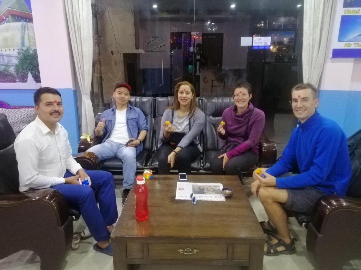 Famous House Kathmandu Hostel Eksteriør bilde