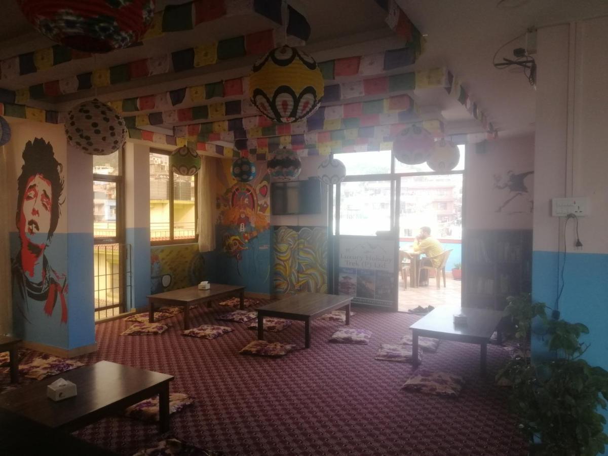 Famous House Kathmandu Hostel Eksteriør bilde